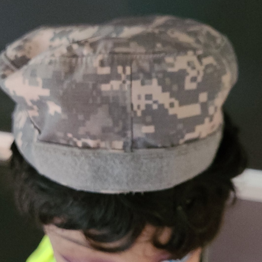 Hat - Picture 2 of 4